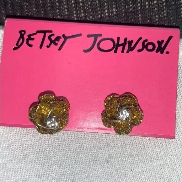 NWT Betsey Johnson Gold Glittler Rose Earrings - Picture 1 of 4